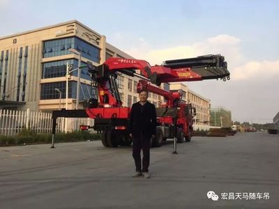 新宏昌重工集團(tuán)創(chuàng)始人親赴揚(yáng)州工廠，為隨車吊新品展前助陣